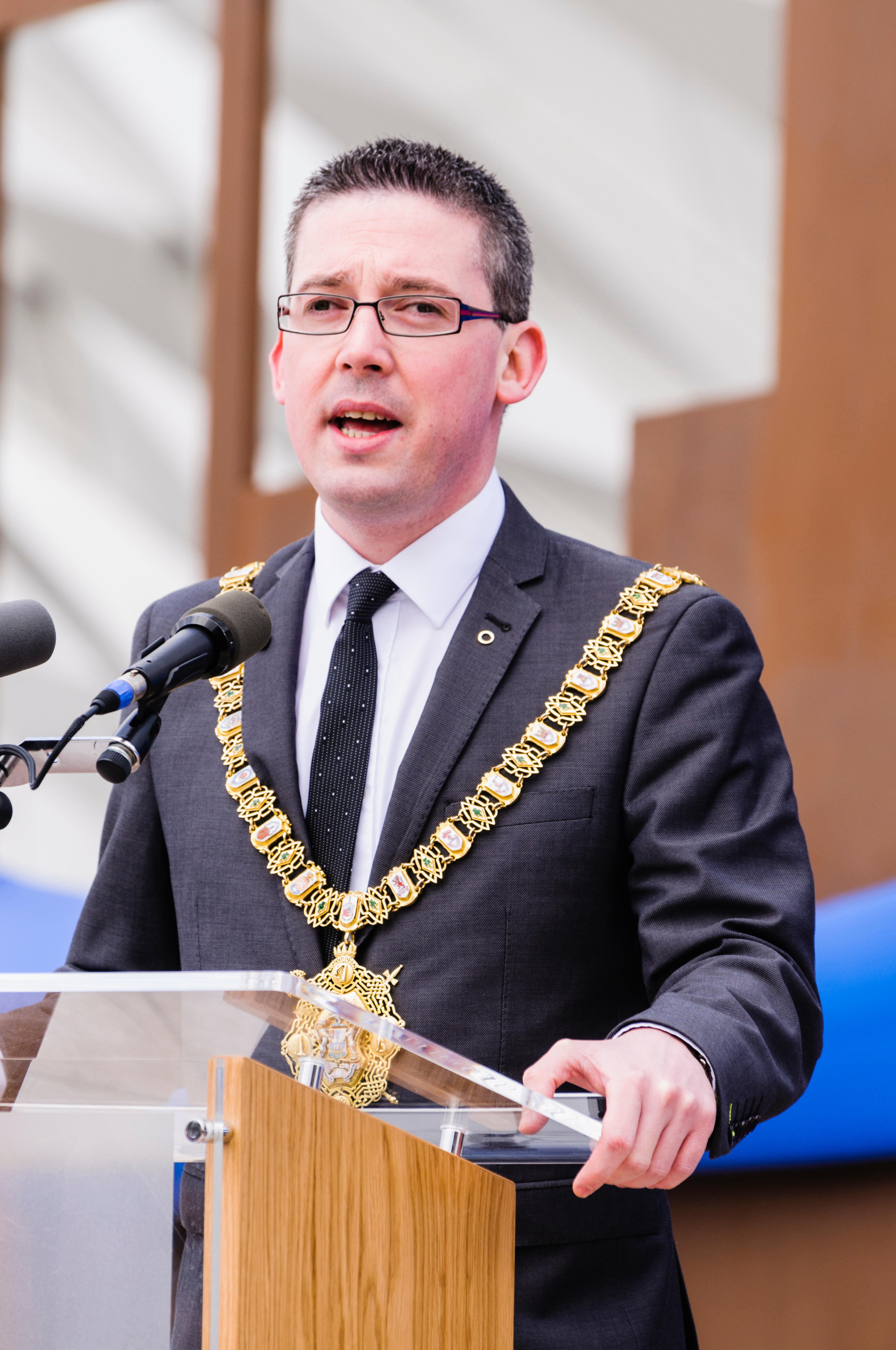 Lord Mayor portrait of Niall O Donnghaile removed from City Hall